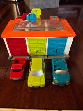 Battat 3-Car Garage play set